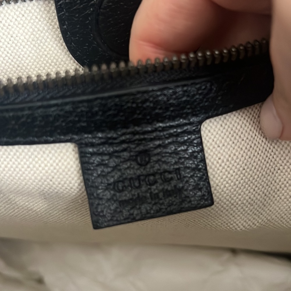 🆕💯% Auth Gucci Leather Bag Black and Gold Leather Bag with Strap 🐝 - Picture 7 of 15